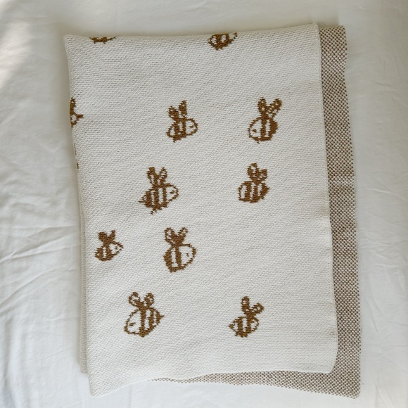 Fin & Vince bee blanket - Picture 2 of 3